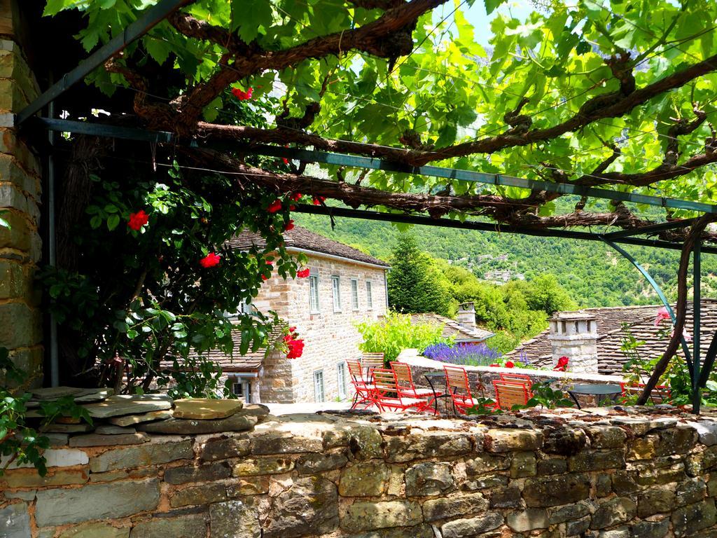 Papaevangelou Hotel Papingo Buitenkant foto