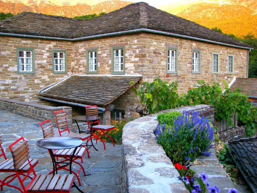 Papaevangelou Hotel Papingo Buitenkant foto