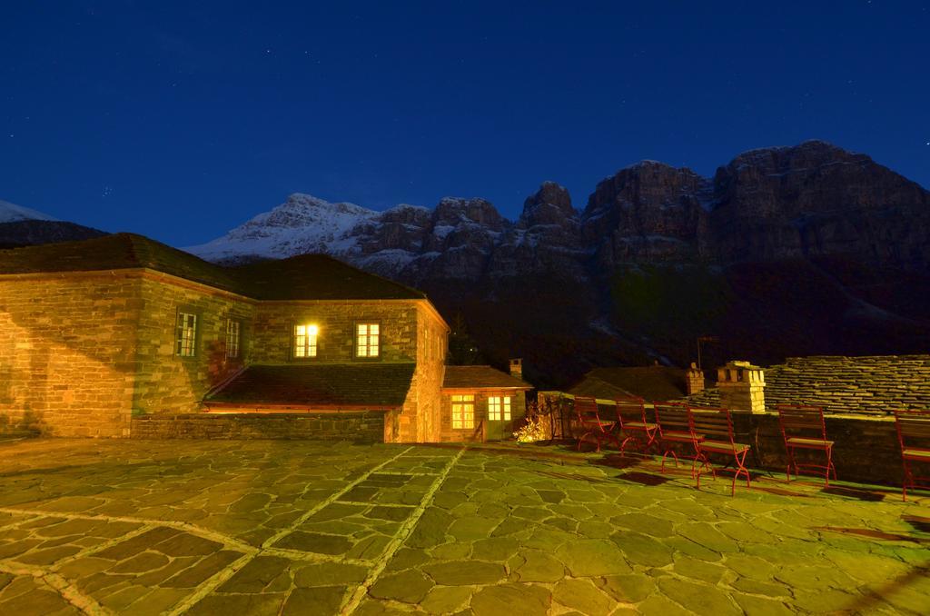 Papaevangelou Hotel Papingo Buitenkant foto
